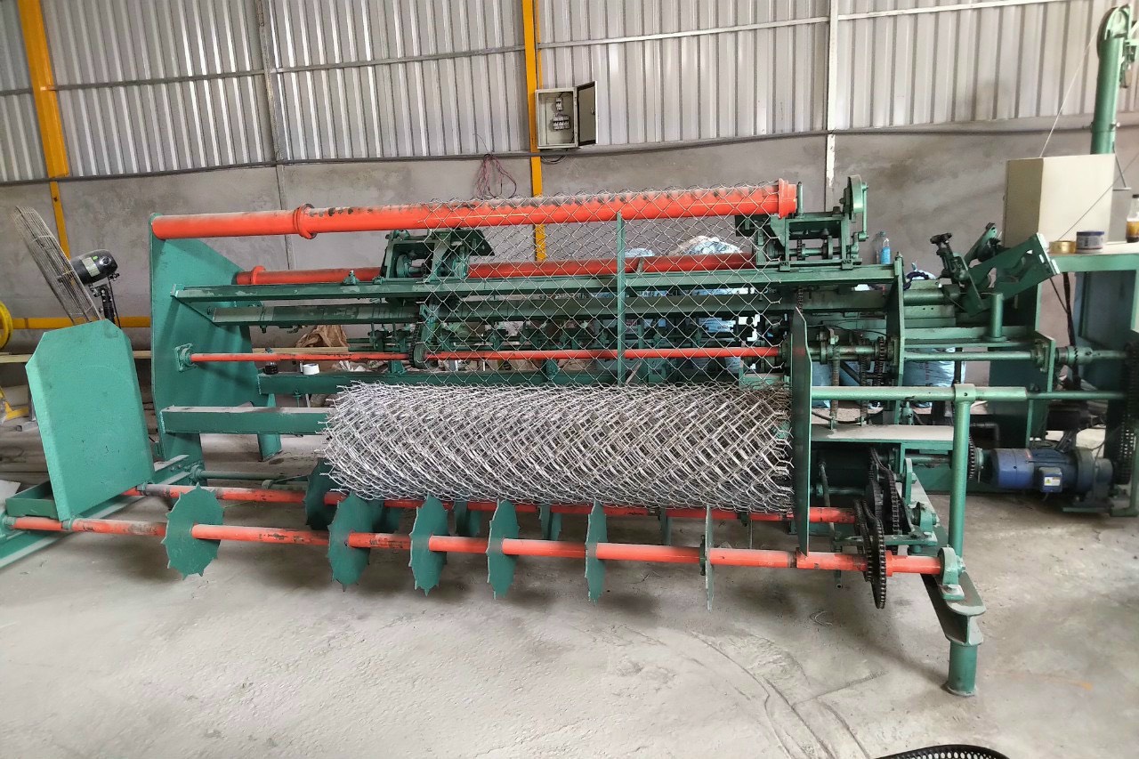 Máy đan lưới B40 dòng máy cao cấp